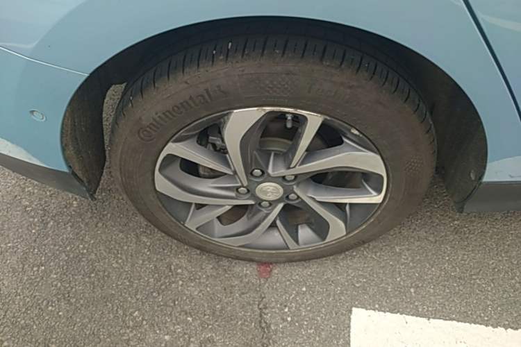 Used Buick Velite 6 2019 Connected & Smart Right Rear Wheel Hub