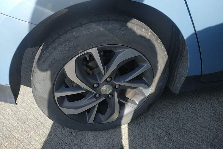 Used Buick Velite 6 2019 Connected & Smart Edition Right Rear Wheel Hub