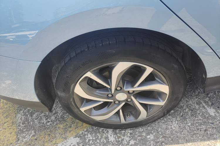 Used Buick Velite 6 2019 Connected Fashion Model Right Rear Wheel Hub