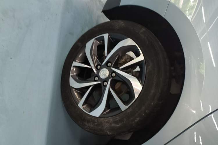 Used Buick Velite 6 2019 Connected & Smart Edition Right Rear Wheel Hub