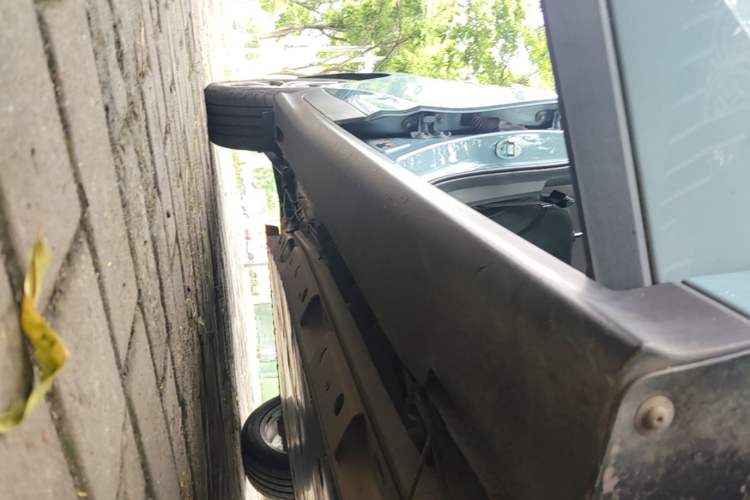 Used Buick Velite 6 2019 Connected Fashion Model Right Side Sill