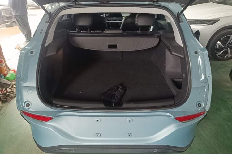 Used Buick Velite 6 2019 Connected & Smart Edition Trunk