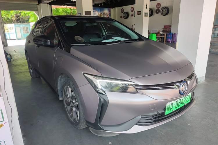 Used Buick Velite 6 2019 Connected Fashion Model Exterior 1