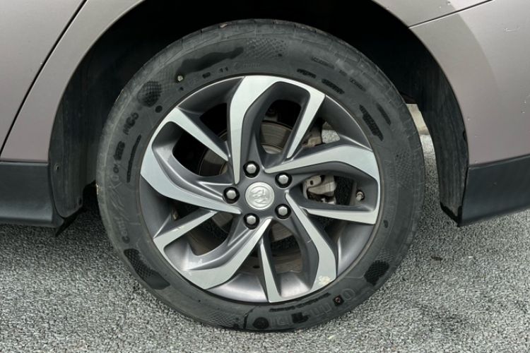 Used Buick Velite 6 2019 Connected Fashion Model Exterior 11