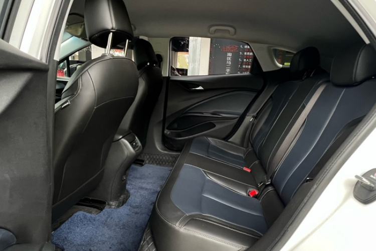 Used Buick Velite 6 2019 Connected Fashion Model Interior 11