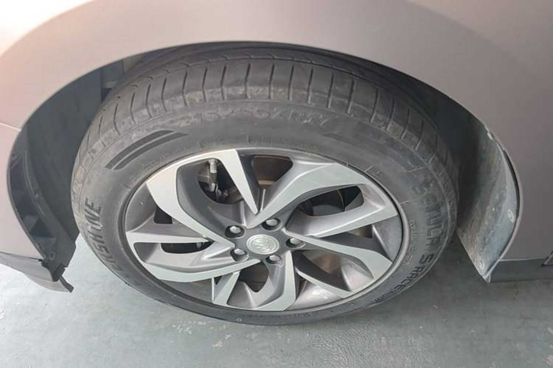 Used Buick Velite 6 2019 Connected Fashion Model Left Front Wheel Hub