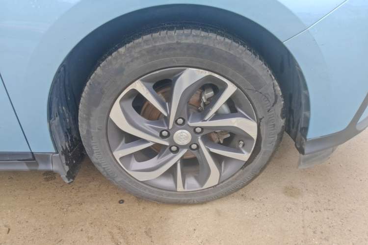 Used Buick Velite 6 2019 Connected & Smart Edition Right Front Wheel Hub