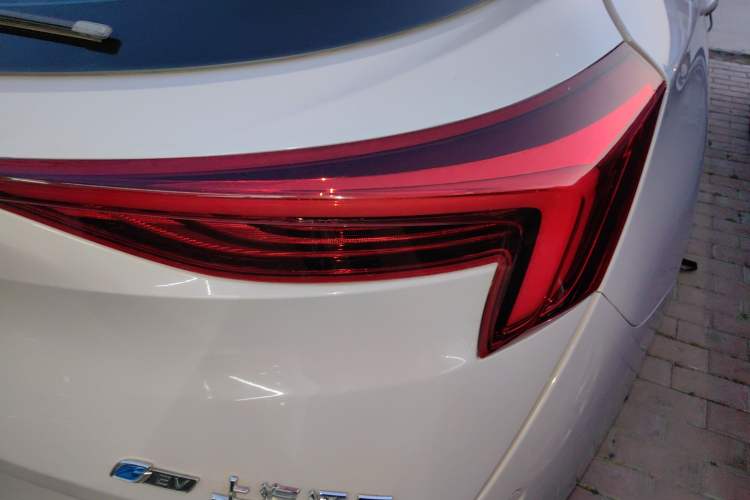 Used Buick Velite 6 2019 Connected & Smart Edition Exterior 2