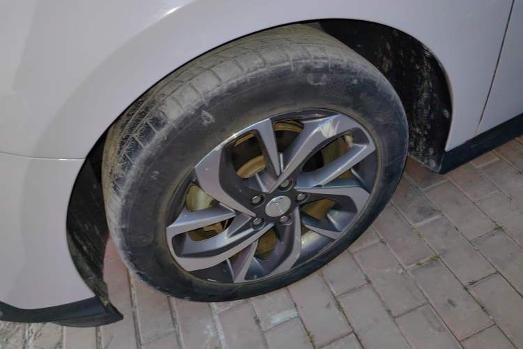 Used Buick Velite 6 2019 Connected & Smart Edition Exterior 3