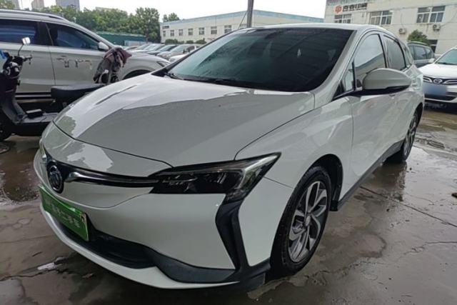 Used Buick Velite 6 2019 Connected Fashion Model