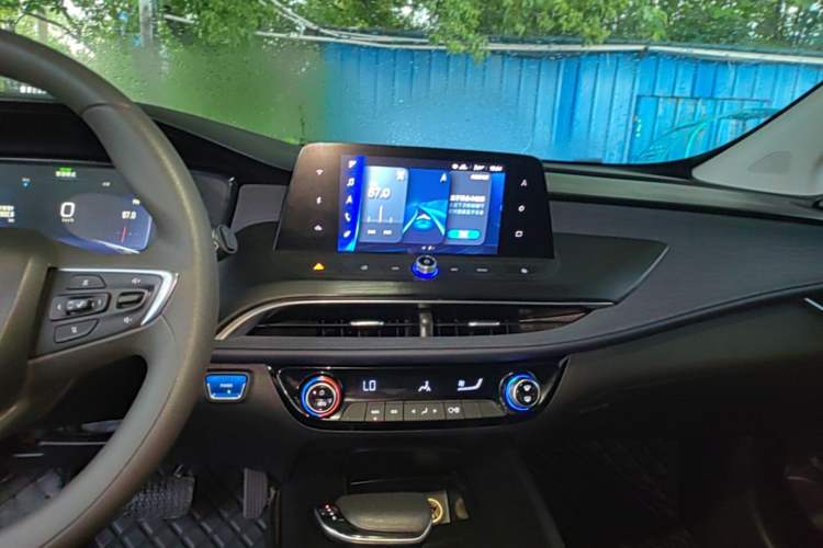 Used Buick Velite 6 2019 Connected Fashion Model Audio And AC Panel