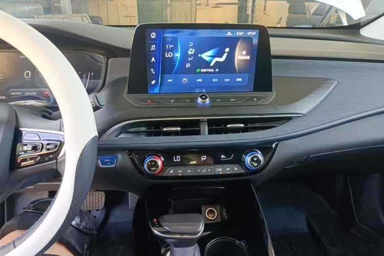 Used Buick Velite 6 2019 Connected & Smart Audio And AC Panel