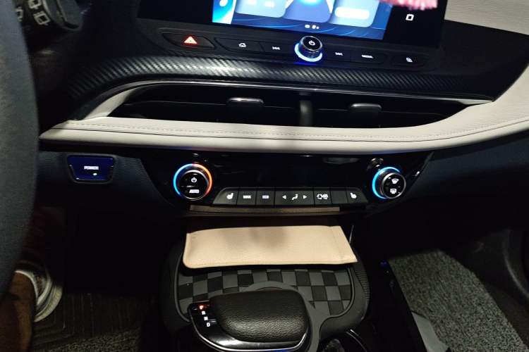 Used Buick Velite 6 2019 Connected & Smart Edition Audio And AC Panel