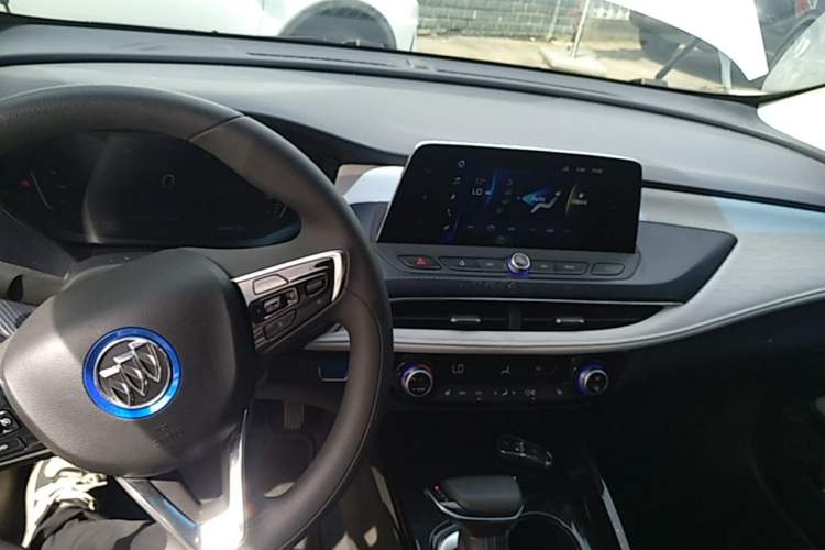 Used Buick Velite 6 2019 Connected & Smart Edition Center Console