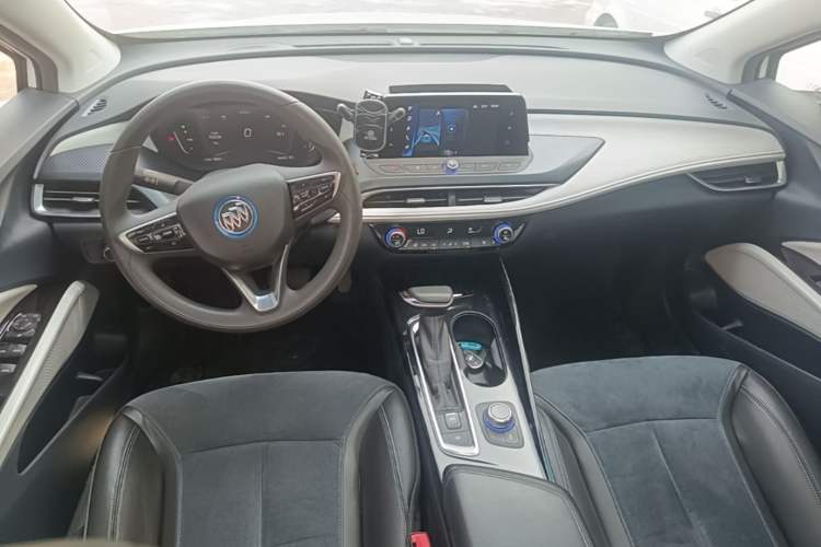 Used Buick Velite 6 2019 Connected & Smart Edition Center Console