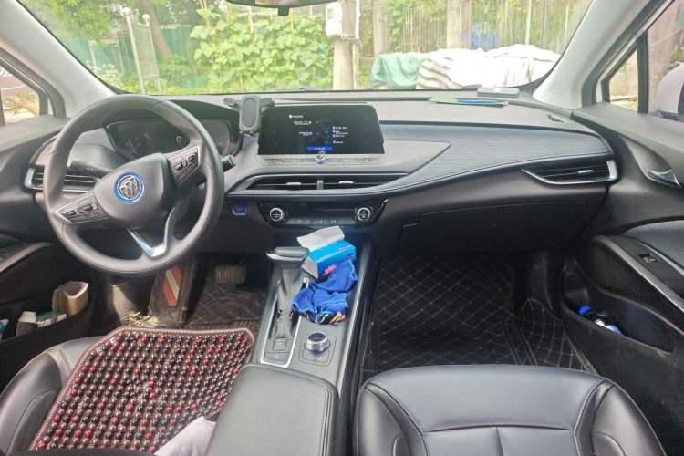 Used Buick Velite 6 2019 Connected Fashion Model Center Console