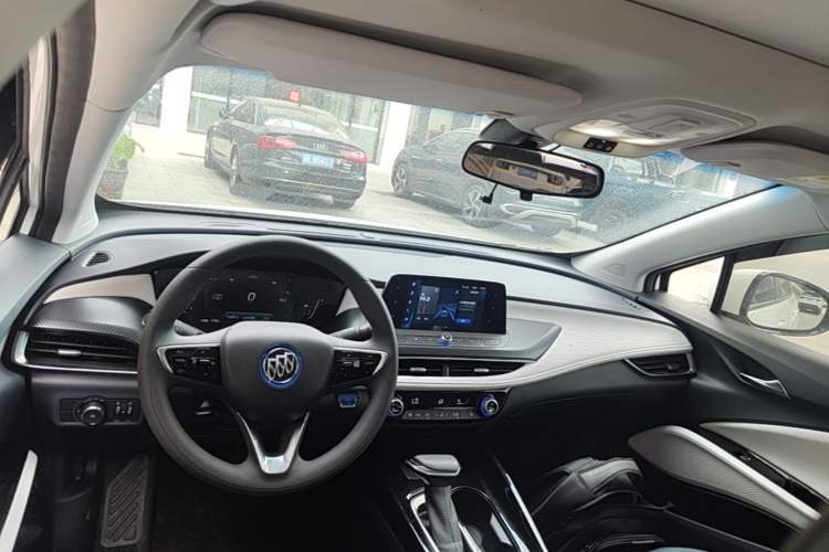 Used Buick Velite 6 2019 Connected & Smart Edition Center Console