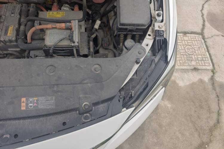 Used Buick Velite 6 2019 Connected Fashion Model Engine Bay Left