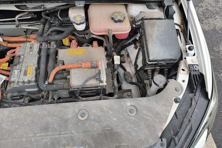 Used Buick Velite 6 2019 Connected & Smart Edition Engine Bay Left