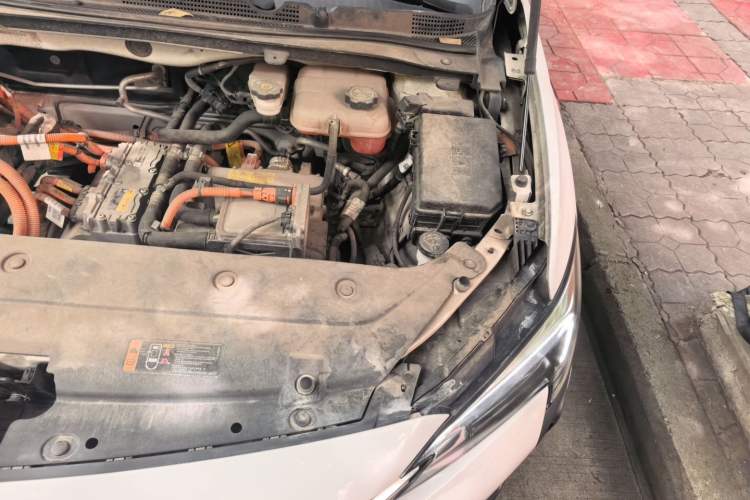 Used Buick Velite 6 2019 Connected Fashion Model Engine Bay Left