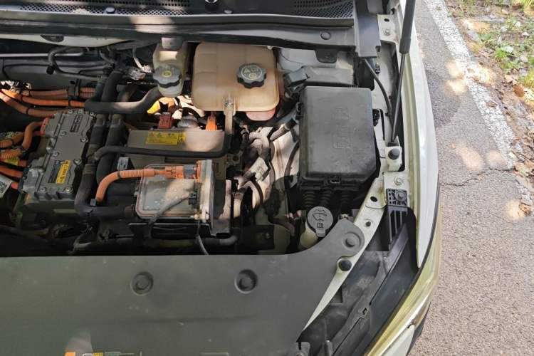 Used Buick Velite 6 2019 Connected Fashion Model Engine Bay Left