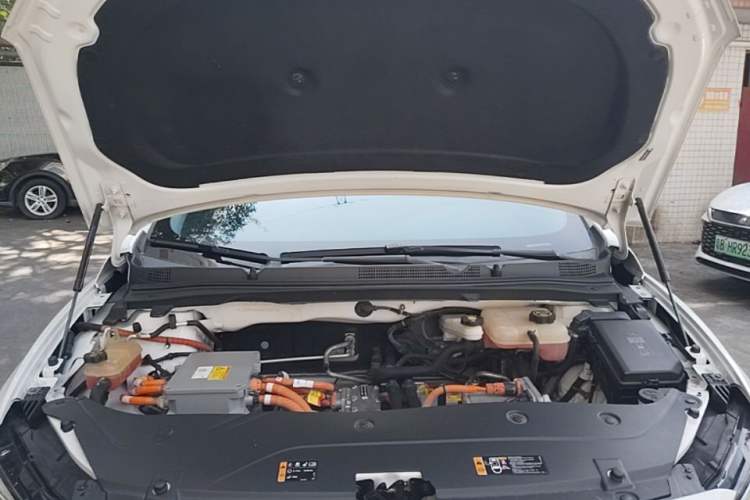 Used Buick Velite 6 2019 Connected & Smart Edition Engine Bay