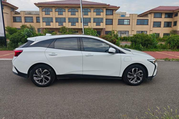 Used Buick Velite 6 2019 Connected & Smart Edition Exterior 2
