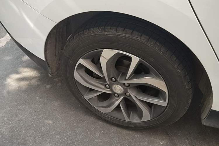 Used Buick Velite 6 2019 Connected & Smart Edition Exterior 2