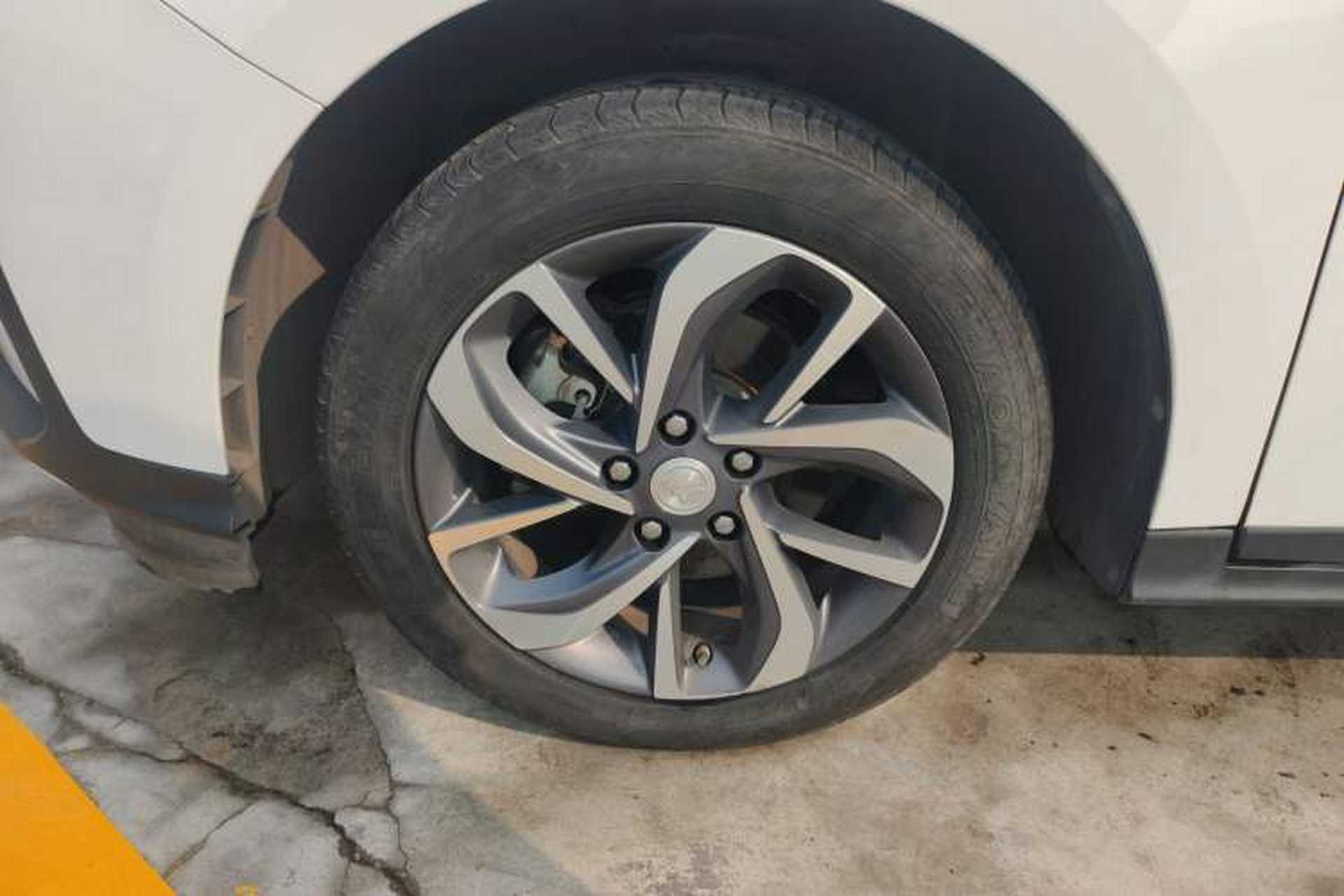Used Buick Velite 6 2019 Connected Fashion Model Exterior 3