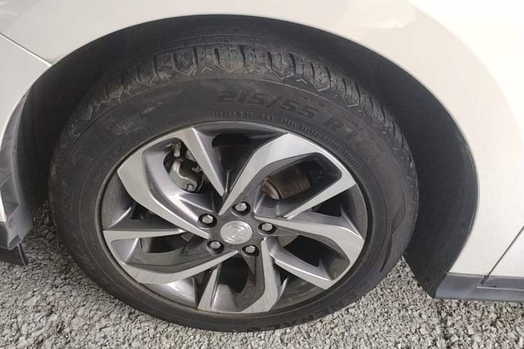 Used Buick Velite 6 2019 Connected & Smart Edition Exterior 4