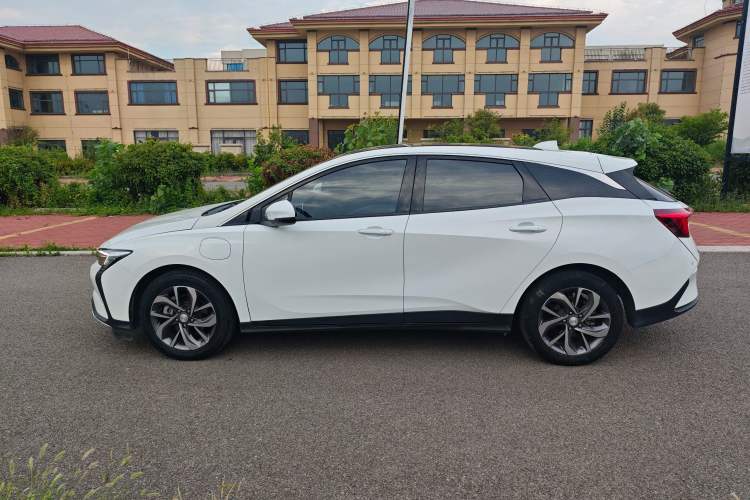 Used Buick Velite 6 2019 Connected & Smart Edition Exterior 4