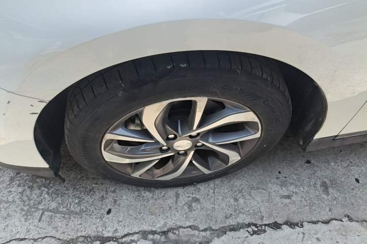Used Buick Velite 6 2019 Connected & Smart Edition Exterior 4