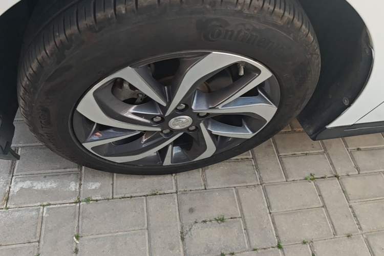 Used Buick Velite 6 2019 Connected & Smart Edition Exterior 4