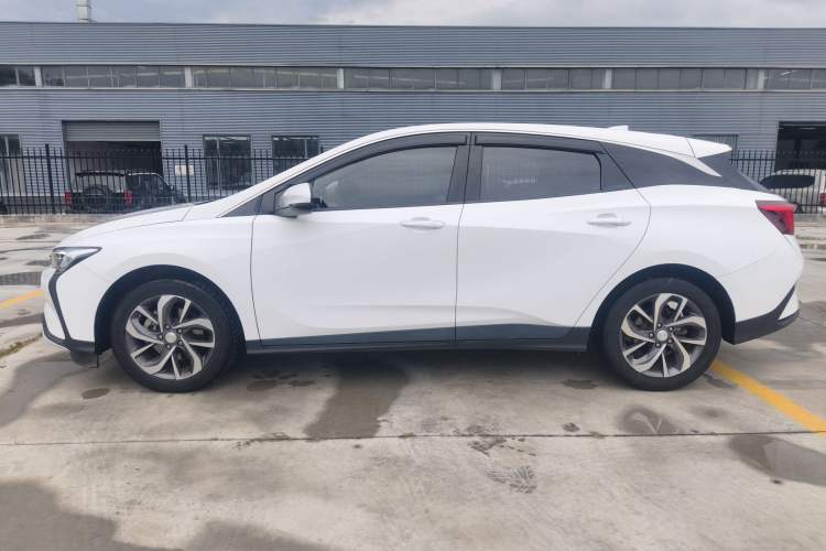 Used Buick Velite 6 2019 Connected & Smart Edition Exterior 5