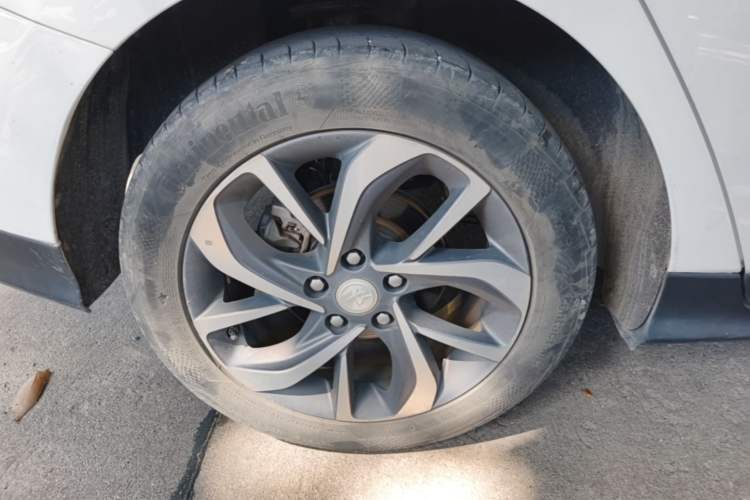 Used Buick Velite 6 2019 Connected & Smart Edition Exterior 5