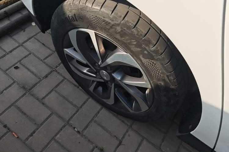 Used Buick Velite 6 2019 Connected & Smart Edition Exterior 5