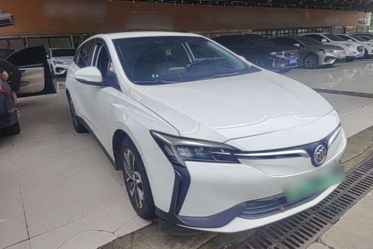 Used Buick Velite 6 2019 Connected Fashion Model Front Right 45 Deg