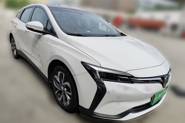 Used Buick Velite 6 2019 Connected & Smart Edition Front Right 45 Deg