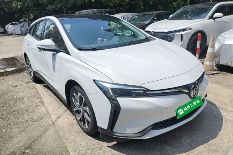 Used Buick Velite 6 2019 Connected & Smart Edition Front Right 45 Deg