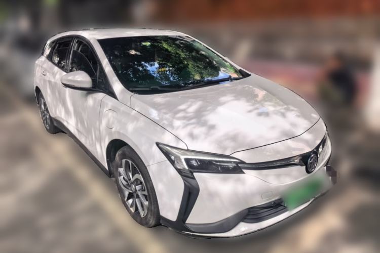 Used Buick Velite 6 2019 Connected Fashion Model Front Right 45 Deg