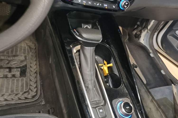 Used Buick Velite 6 2019 Connected & Smart Edition Gear Lever