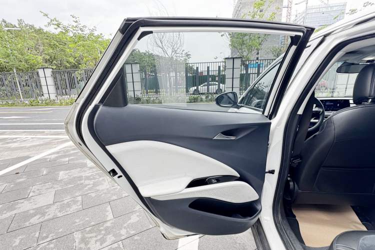 Used Buick Velite 6 2019 Connected & Smart Edition Interior 10