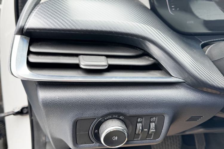 Used Buick Velite 6 2019 Connected & Smart Edition Interior 12