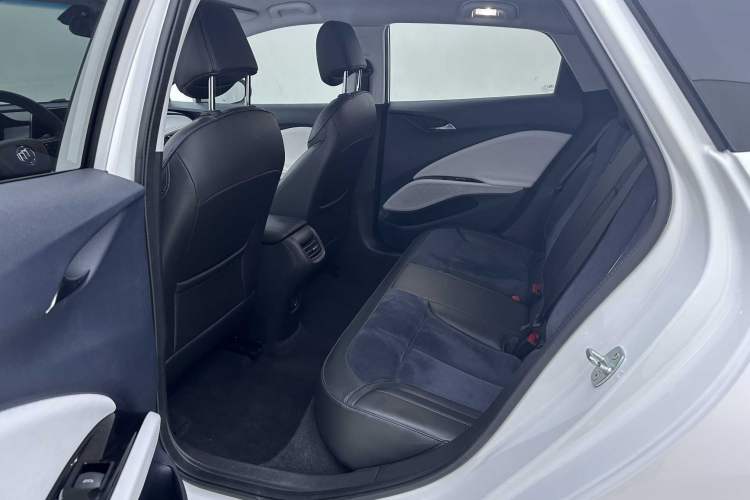 Used Buick Velite 6 2019 Connected & Smart Edition Interior 2