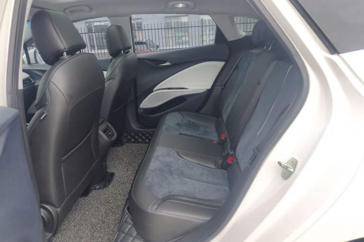 Used Buick Velite 6 2019 Connected & Smart Edition Interior 3