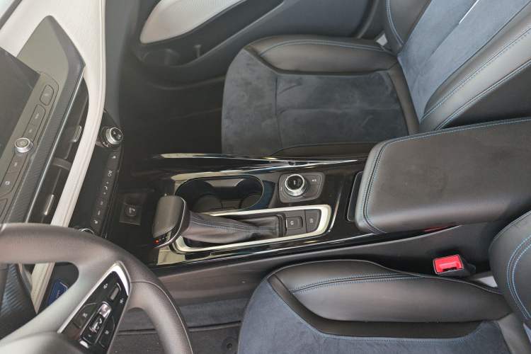Used Buick Velite 6 2019 Connected & Smart Edition Interior 3