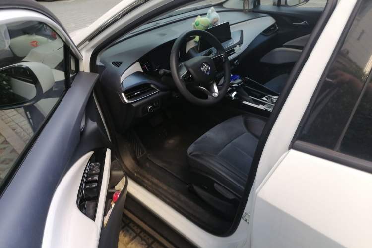 Used Buick Velite 6 2019 Connected & Smart Edition Interior 3