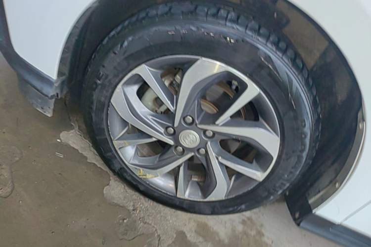 Used Buick Velite 6 2019 Connected Fashion Model Left Front Wheel Hub