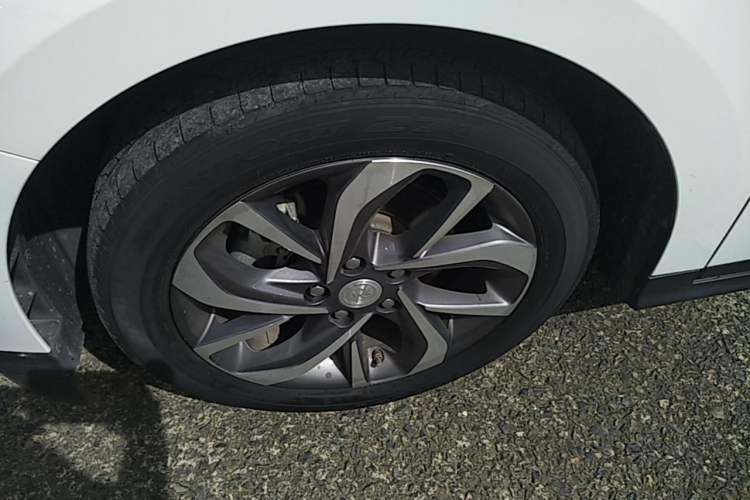 Used Buick Velite 6 2019 Connected & Smart Edition Left Front Wheel Hub