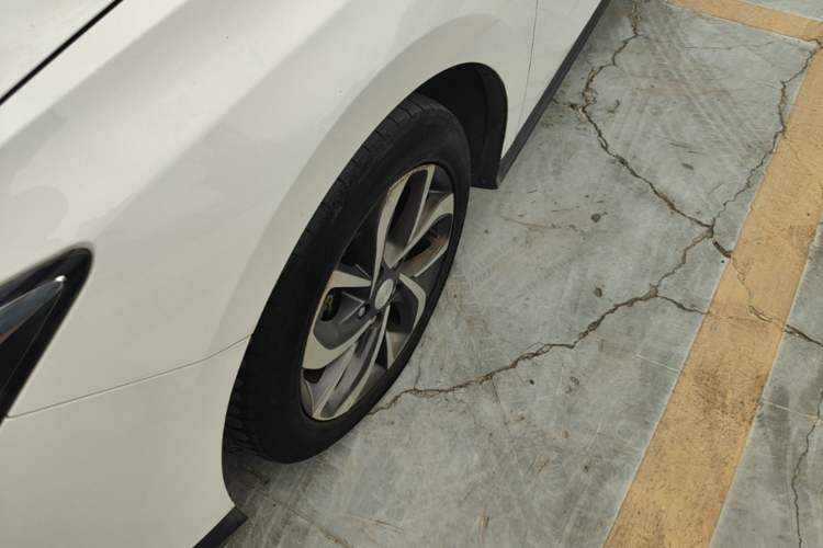 Used Buick Velite 6 2019 Connected & Smart Edition Left Front Wheel Hub
